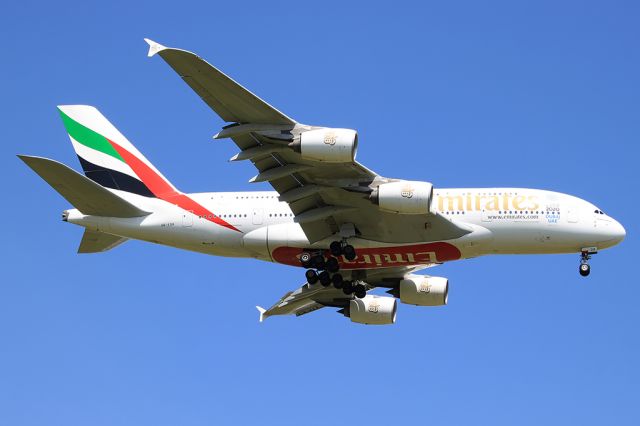 Airbus A380-800 (A6-EDK)