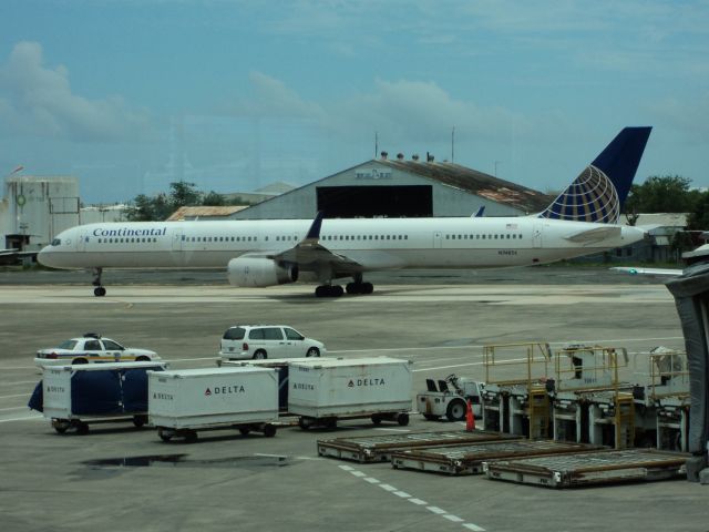 Boeing 757-200 (N74856) - CONTINENTAL