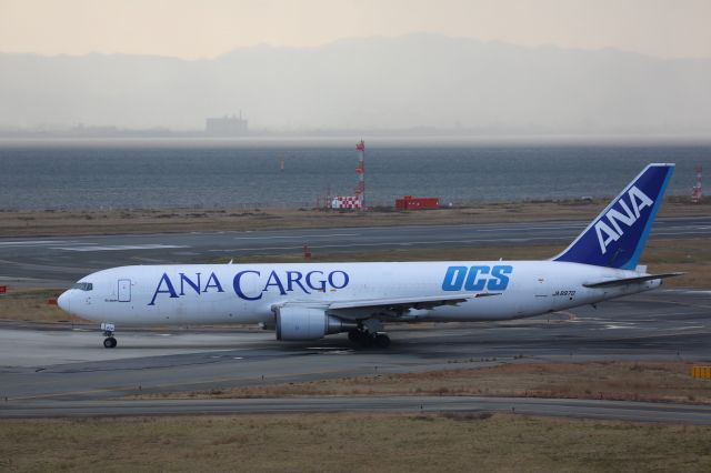 BOEING 767-300 (JA8970)