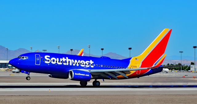 Boeing 737-700 (N761RR) - N761RR  Southwest Airlines 2000 Boeing 737-7H4  (cn 27875/495) -Las Vegas - McCarran International Airport (LAS / KLAS)br /USA - Nevada October 24, 2015br /Photo: Tomás Del Coro 