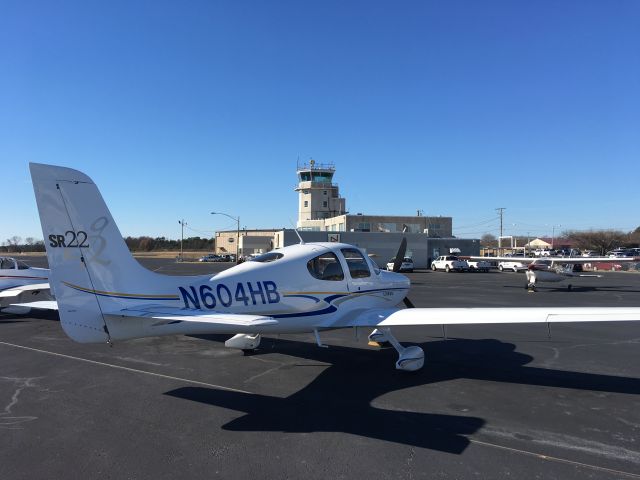 Cirrus SR-22 (N604HB)