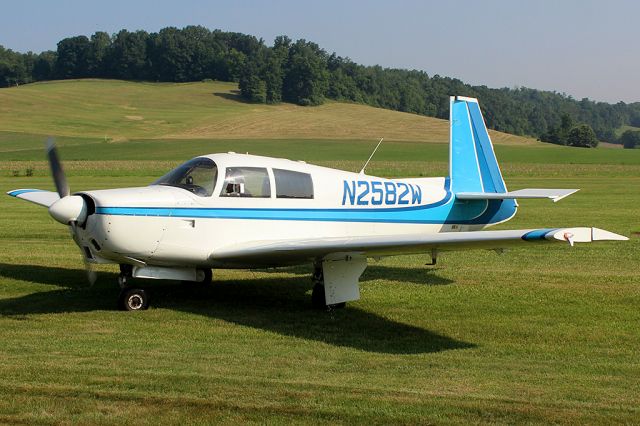 Mooney M-20 (N2852W)