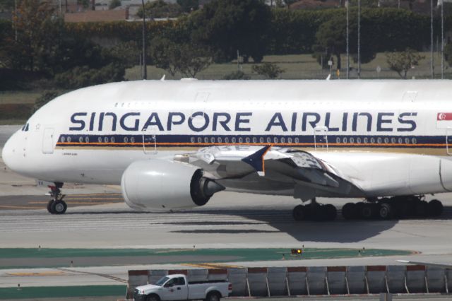 Airbus A380-800 (9V-SKK)