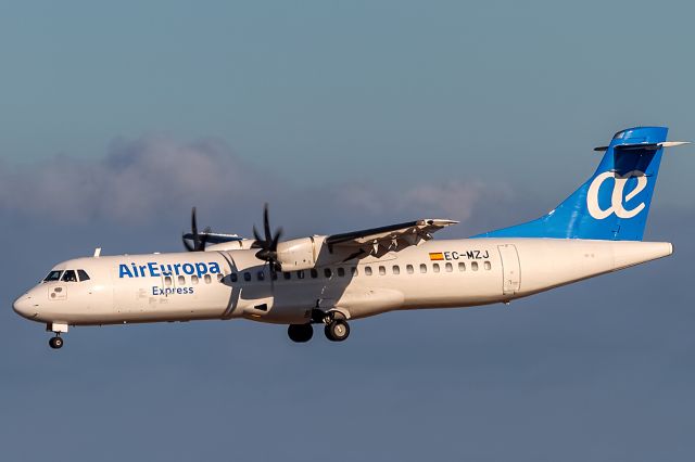 ATR ATR-72 (EC-MZJ) - evening sun