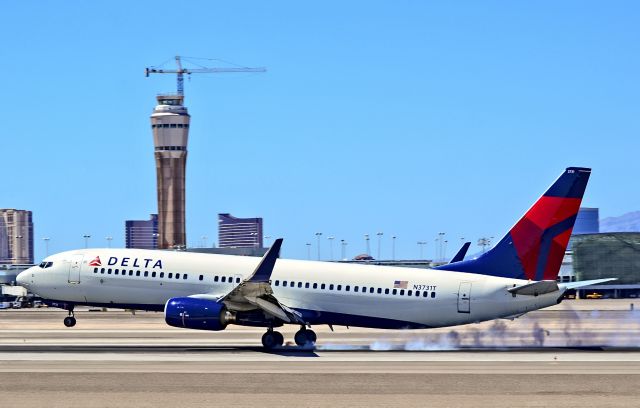 Boeing 737-800 (N3731T) - N3731T  Delta Air Lines Boeing 737-832  (cn 30775/665) McCarran International Airport (KLAS)br /TdelCorobr /June 26, 2013