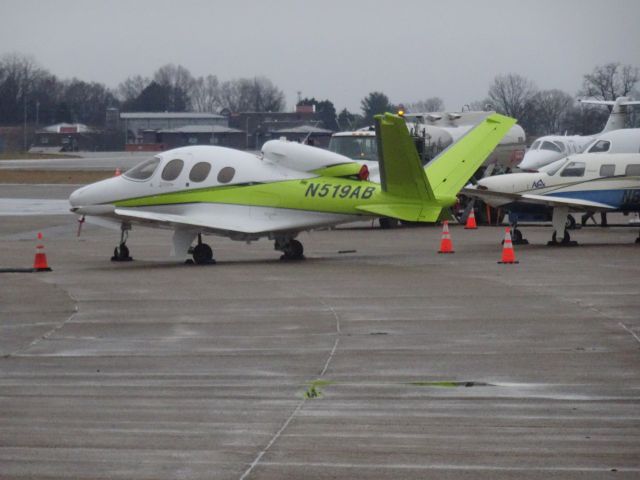 Cirrus Vision SF50 (N519AB)