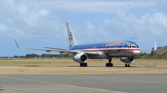 Boeing 757-200 (N660AM)