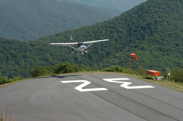 Cessna 206 Stationair (N1488T) - Landing Mountain Air