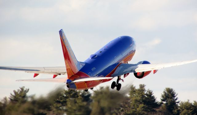 Boeing 737-700 (N717SA)