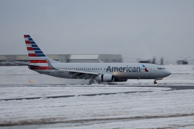 Boeing 737-800 (N965AN)