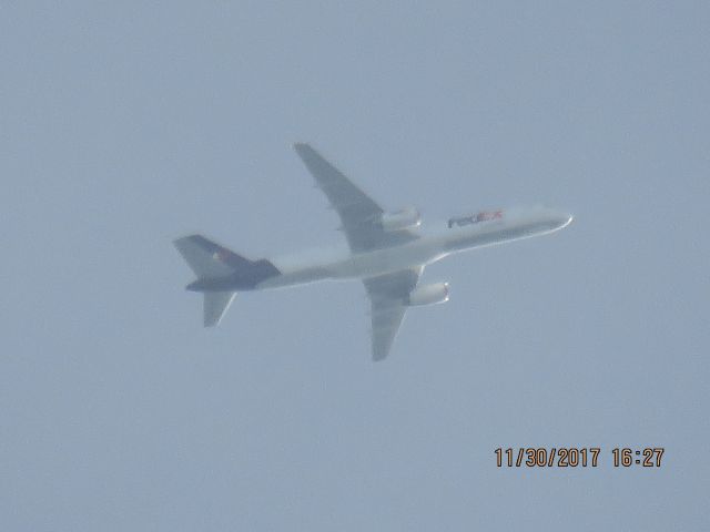 Boeing 757-200 (N937FD)