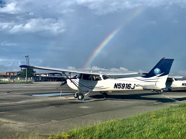 Cessna Skyhawk (N5916J)