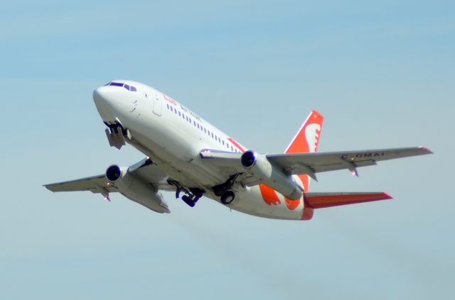 Boeing 737-200 (C-GMAI)