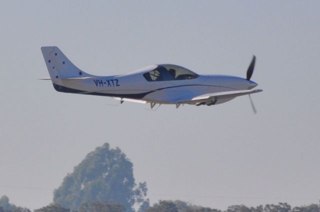 Lancair Legacy 2000 (VH-XTZ)