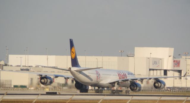 Airbus A340-600 (D-AIHK)