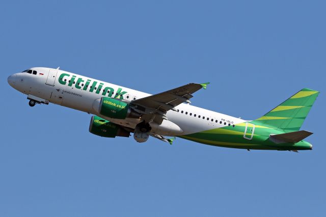Airbus A320 (PK-GLO)