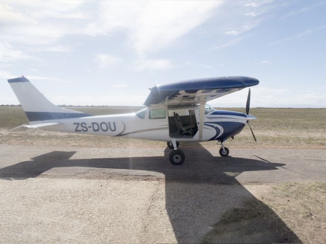 Cessna Skylane (ZS-DOU) - 31 MAR 2017