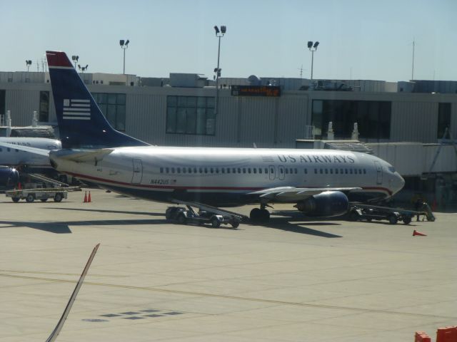 BOEING 737-400 (N442US)