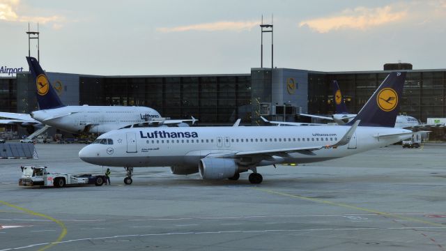 Airbus A320 (D-AIZP) - Lufthansa Airbus A320-214(WL) D-AIZP in Frankfurt