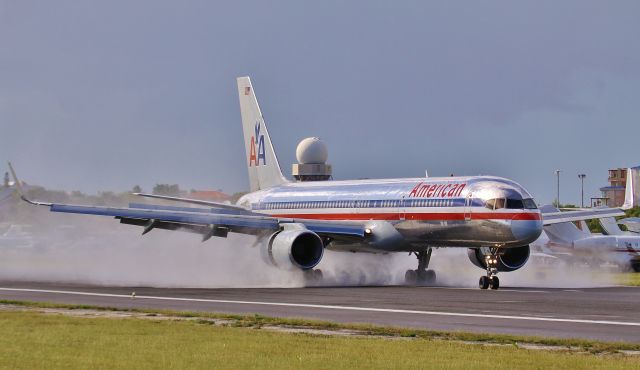 BOEING 767-300 (N611AM)