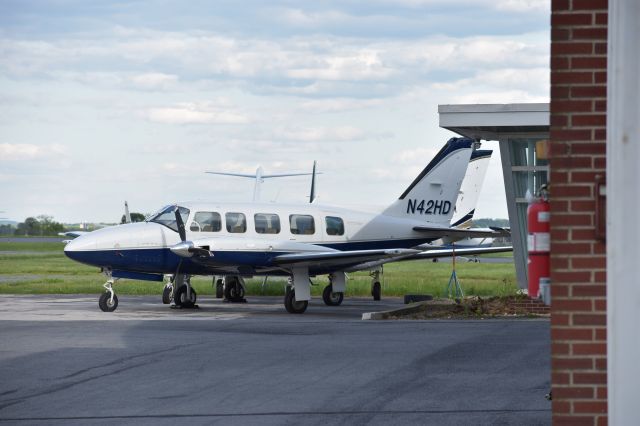 Piper Navajo (N42HD)