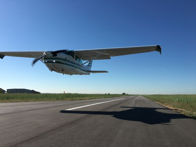 Cessna Skylane (N1857R) - Photo captured by Matt Beyer