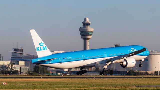 BOEING 777-300ER (PH-BVU)