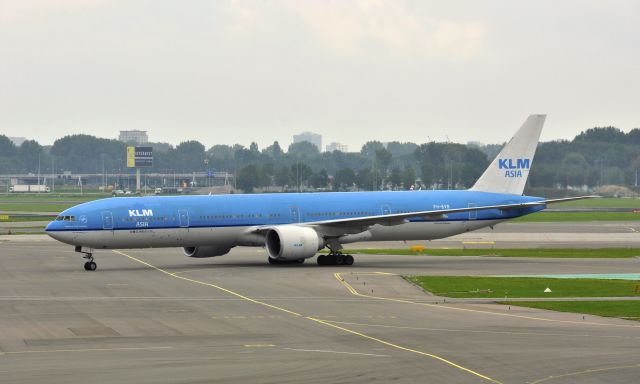 BOEING 777-300 (PH-BVB) - KLM Royal Dutch Airlines Boeing 777-306(ER) PH-BVB in Amsterdam 
