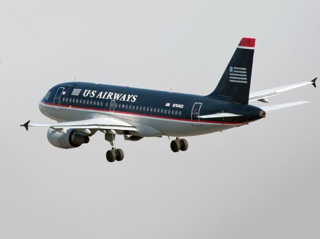 Airbus A319 (N764US) - Take off runway 28.