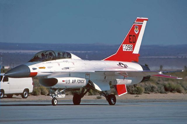 Lockheed F-16 Fighting Falcon (80098) - General Dynamics F-16B Block 1 Fighting Falcon 78-0098 of the 412th Test Wing at the Edwards Air Force Base open house on October 10, 1999. It was scrapped at Sheppard AFB, Texas in September 2009.