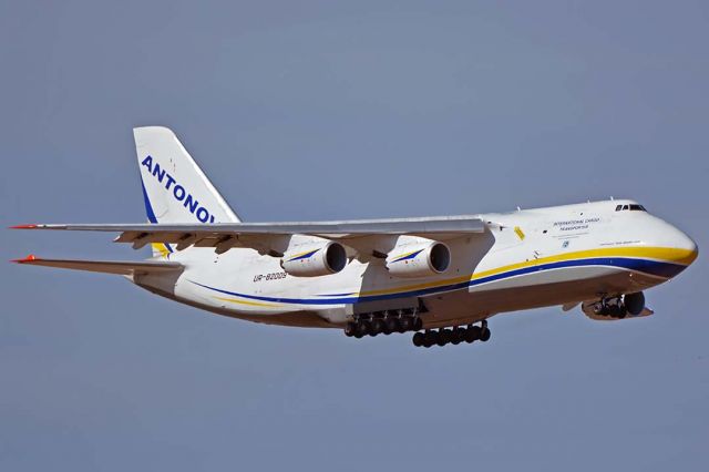 Antonov An-124 Ruslan (UR-82009) - Antonov Design Bureau An-124-100M UR82009 visited Phoenix-Mesa Gateway Airport, Arizona on March 9, 2020.