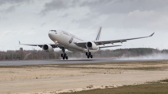 Airbus A330-200 (F-UJCU)
