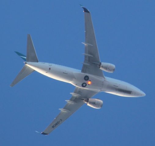 Boeing 737-700 (C-GWCM)