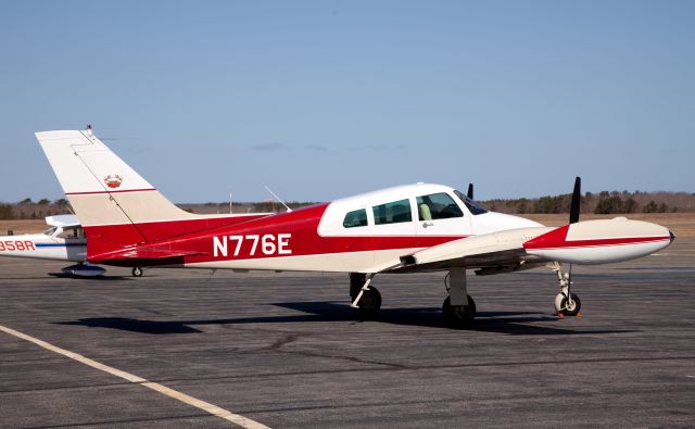 Cessna 310 (N776E)