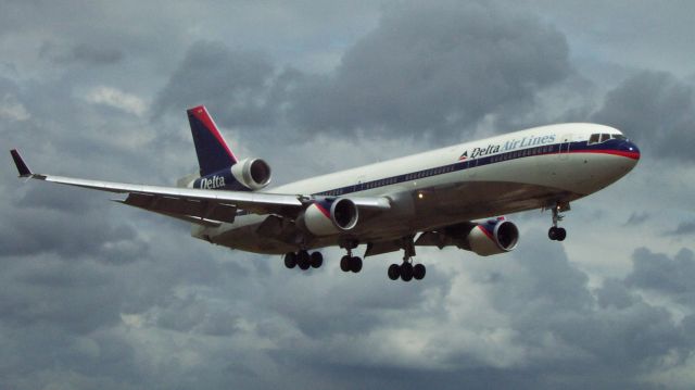 Boeing MD-11 — - Approach to Orlando March 2002