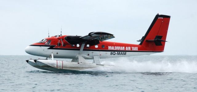 De Havilland Canada Twin Otter (8Q-MAM) - Unique experience, Landing on water...