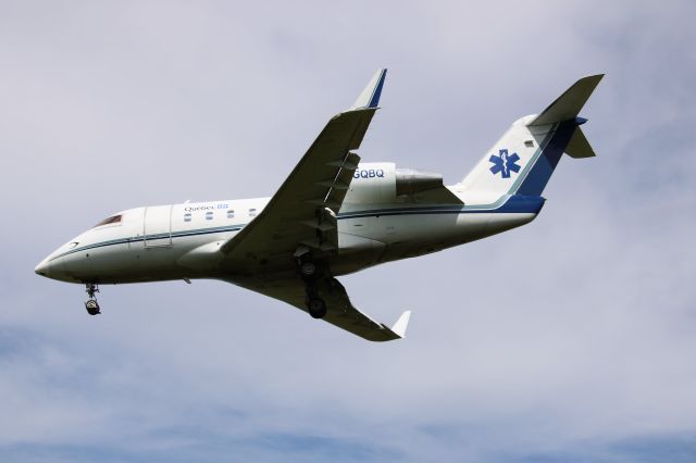 Canadair Challenger (C-GQBQ)