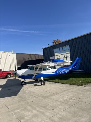 Cessna Skylane (N987RP) - Airplane sitting on Ramp 