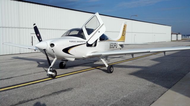 Cirrus SR-20 (N592PU)