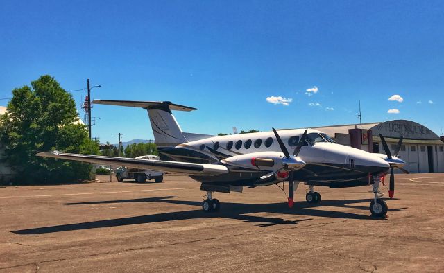 Beechcraft Super King Air 200 (N561SS)