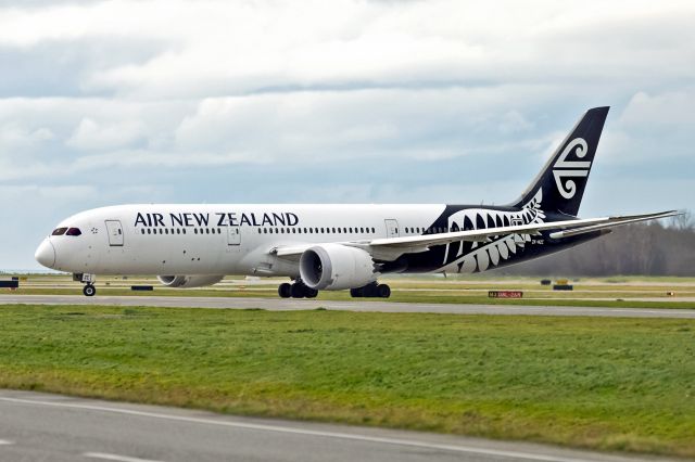 Boeing 787-9 Dreamliner (ZK-NZC)