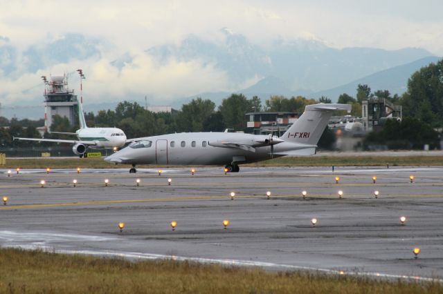 Piaggio P.180 Avanti (I-FXRI)