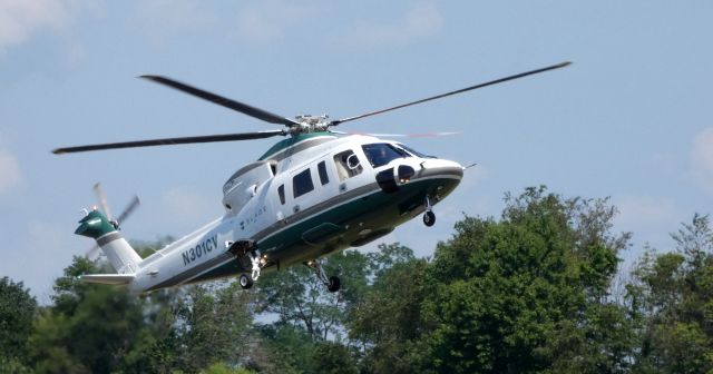 Sikorsky S-76 (N301CV) - A moment from touching down is this 2007 Sikorsky S-76C rotorcraft in the Summer of 2019.