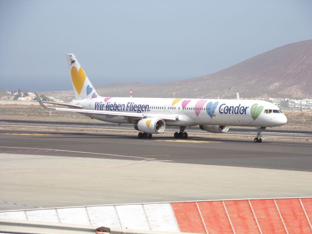 BOEING 757-300 (D-ABON) - Pintado "Wir lieben fliegen" 