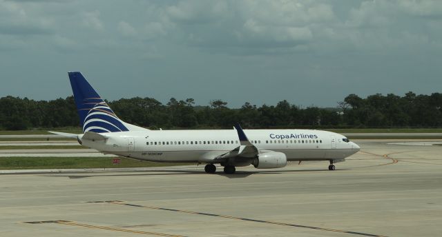 Boeing 737-800 (HP-1828CMP) - 4/14/22 taxiing out from Airside 4 enroute to Tocumen, Panama