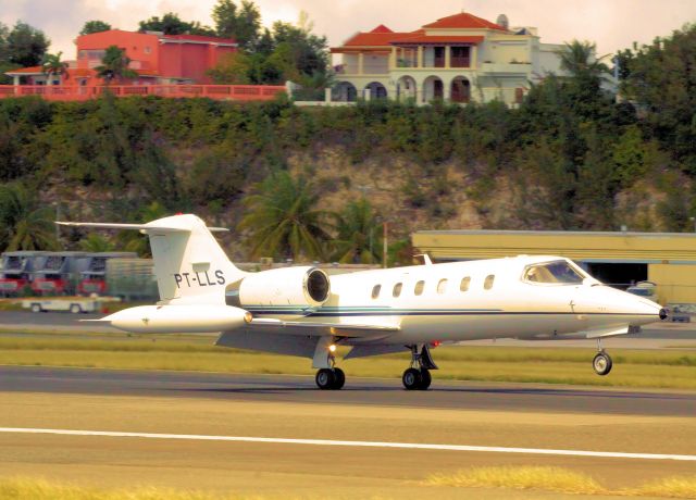 Learjet 35 (PT-LLS)