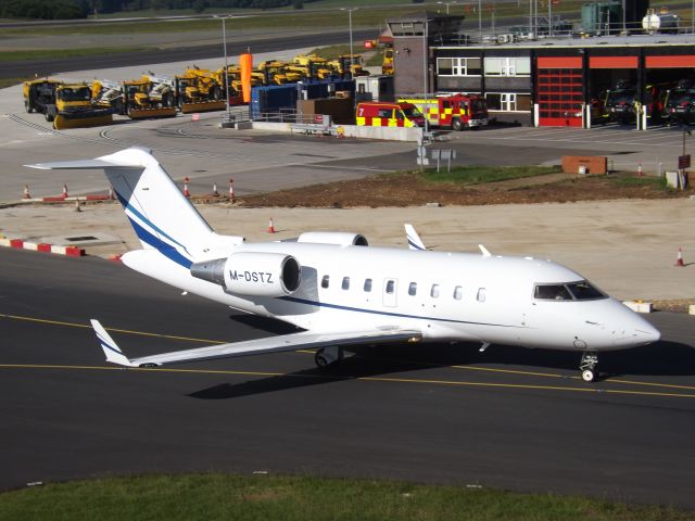 M-DSTZ — - Taxing in At Luton Airport.