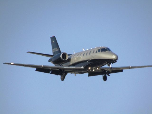 Cessna Citation Excel/XLS (N357MJ) - Landing RWY 20R