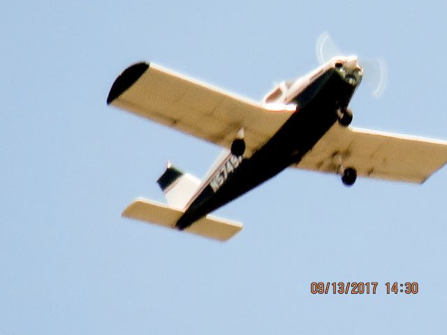 Piper Cherokee Arrow (N5749W)