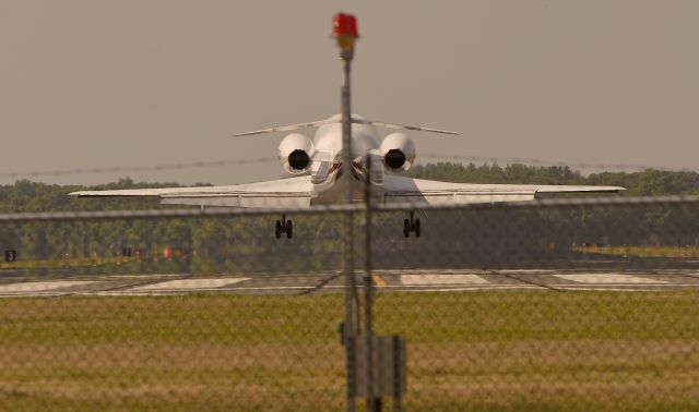 Dassault Falcon 2000 (EJA251) - Landing KWWD Cape May County NJ